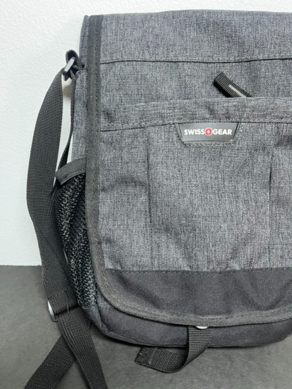 Swiss Gear Cross Body/Utility Bag - Grey
